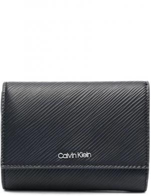 CALVIN KLEIN sieviešu melns maks ELEVATED TRIFOLD MD SAFFIANO