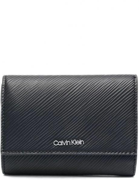 CALVIN KLEIN sieviešu melns maks ELEVATED TRIFOLD MD SAFFIANO 