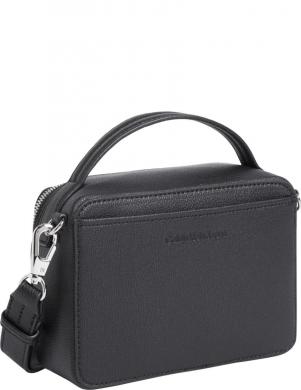 CALVIN KLEIN JEANS  sieviešu melna plecu soma Minimal monogram camera bag